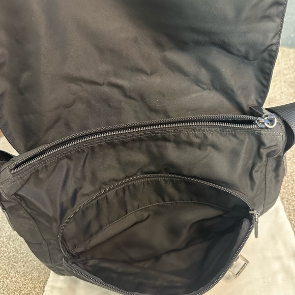 Prada Black Tessuto Nylon Messenger Bag – Authentic w/ Entrupy COA - Picture 4 of 9